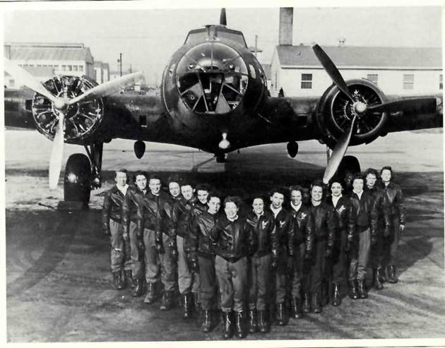 B-17-WASP-pilots