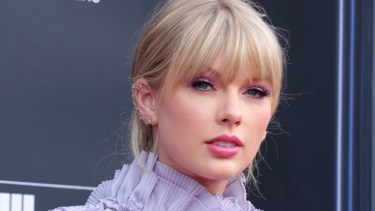 taylor-swift-shuts-down-question-about-marriage-kids-a-man-wouldnt-be-asked-that-ftr